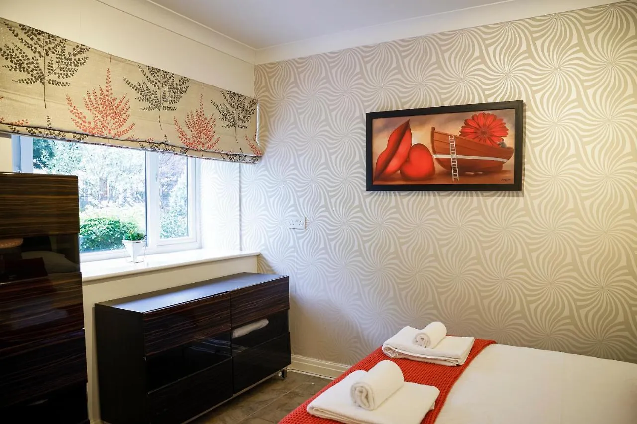 Holiday home Stylish Family Home In Desirable Penylan + Parking Cardiff United Kingdom