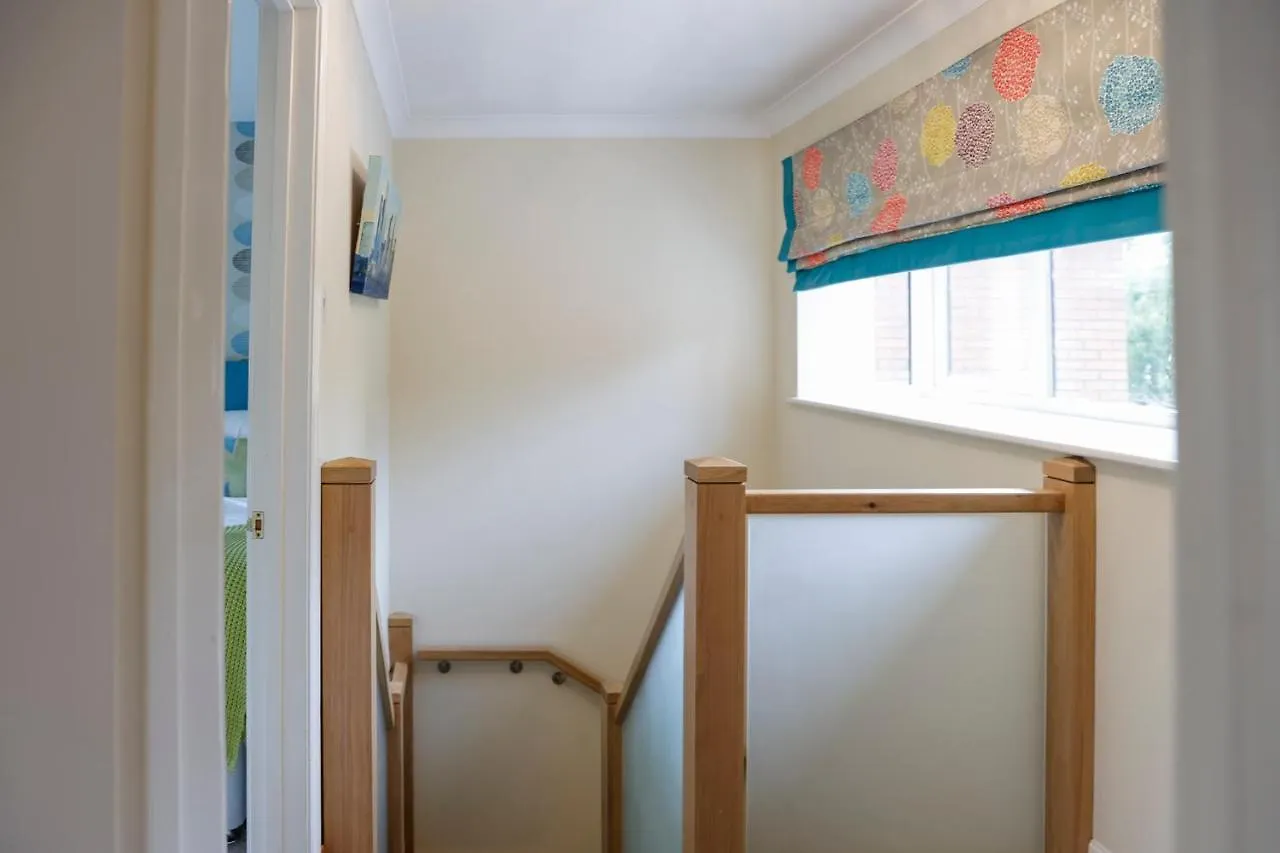 Stylish Family Home In Desirable Penylan + Parking Cardiff