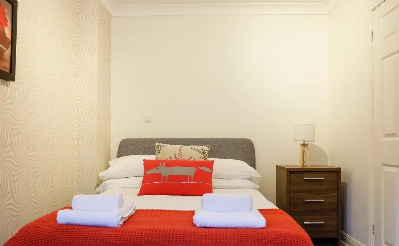 Ferienhaus Stylish Family Home In Desirable Penylan + Parking Cardiff