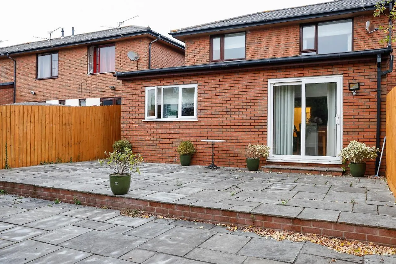 Ferienhaus Stylish Family Home In Desirable Penylan + Parking Cardiff